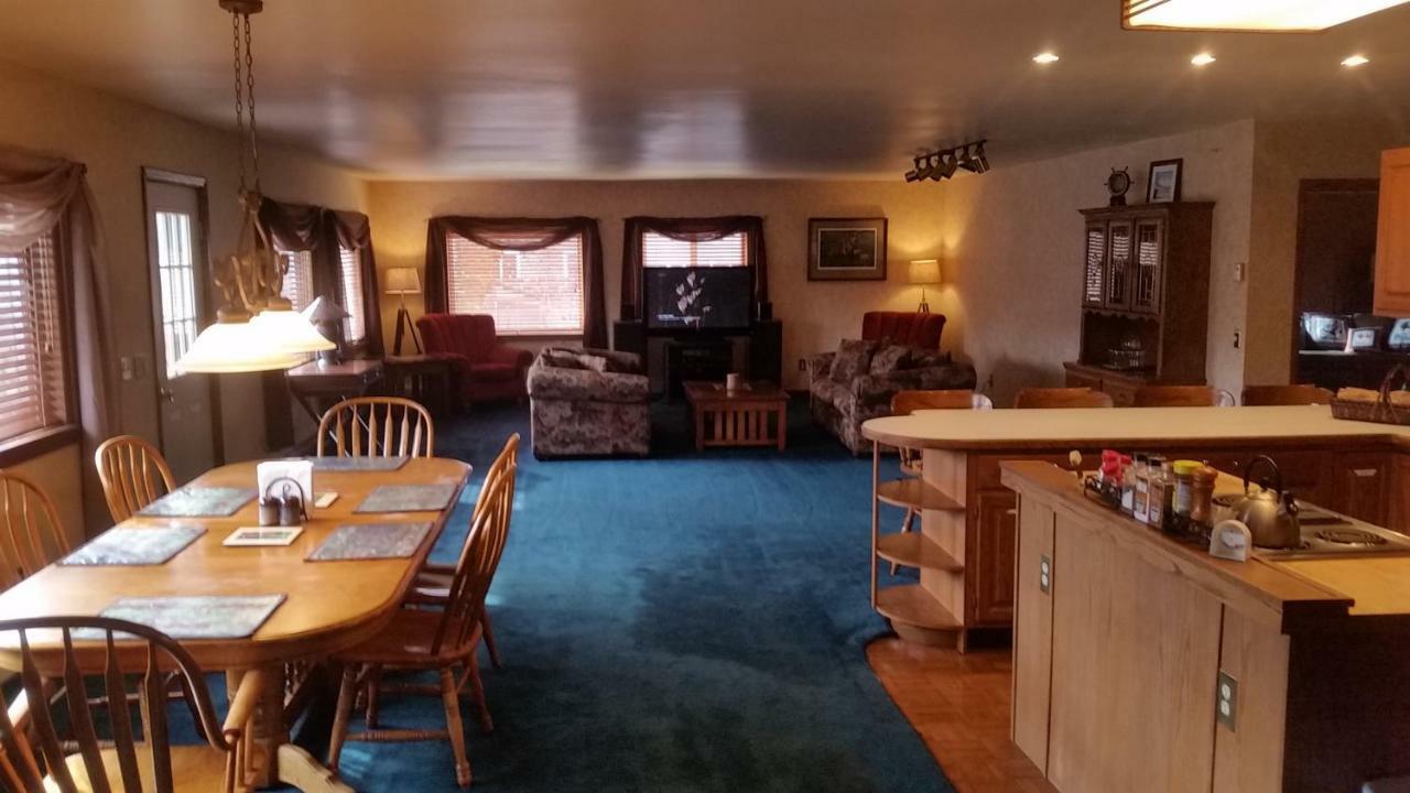 Kodiak Russian River Lodge Exterior photo